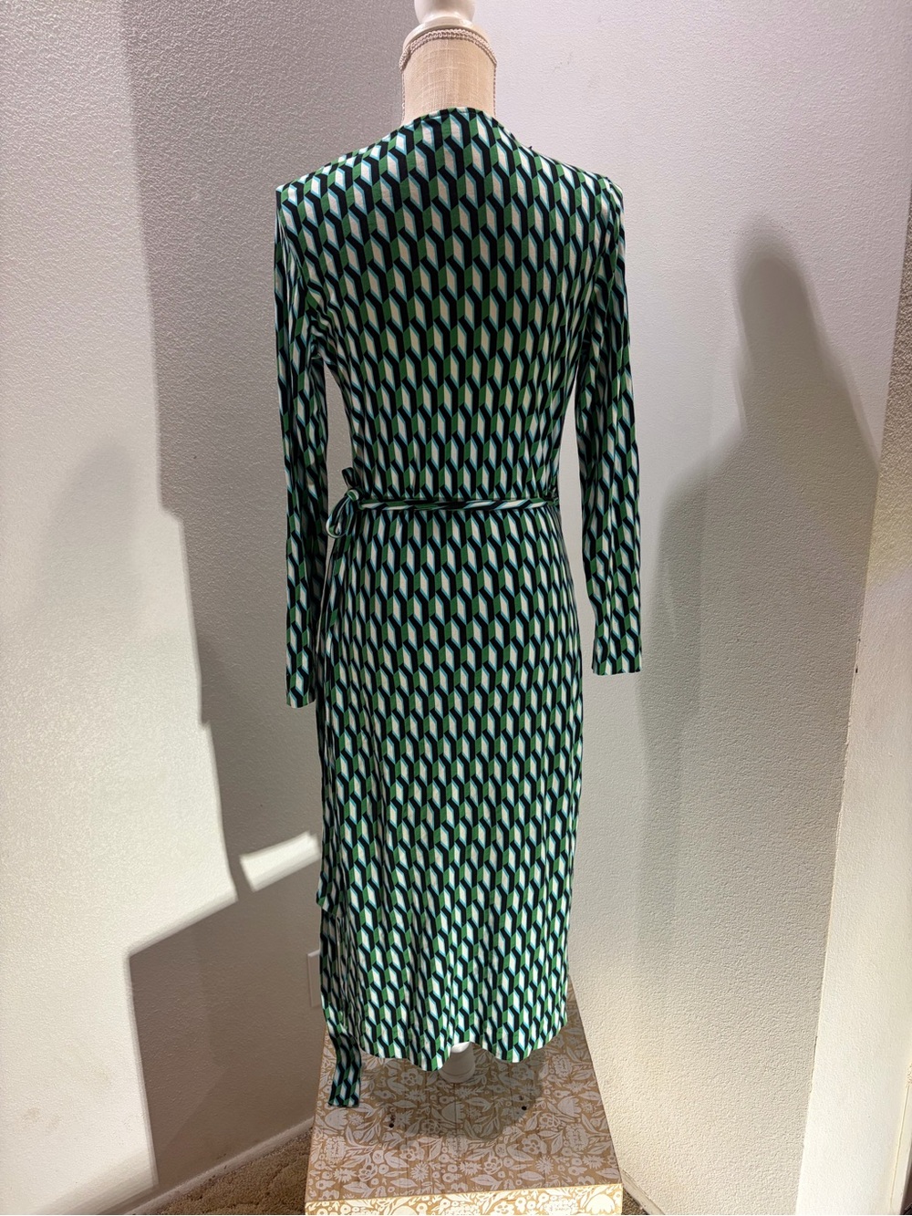 Diane Von Furstenberg Green Geometric Long Sleeve Wrap-Style Dress - Picture 4 of 8